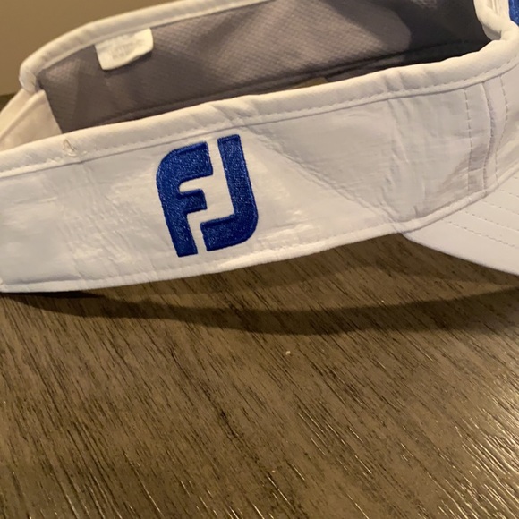 Titleist Golf Visor - Picture 4 of 4